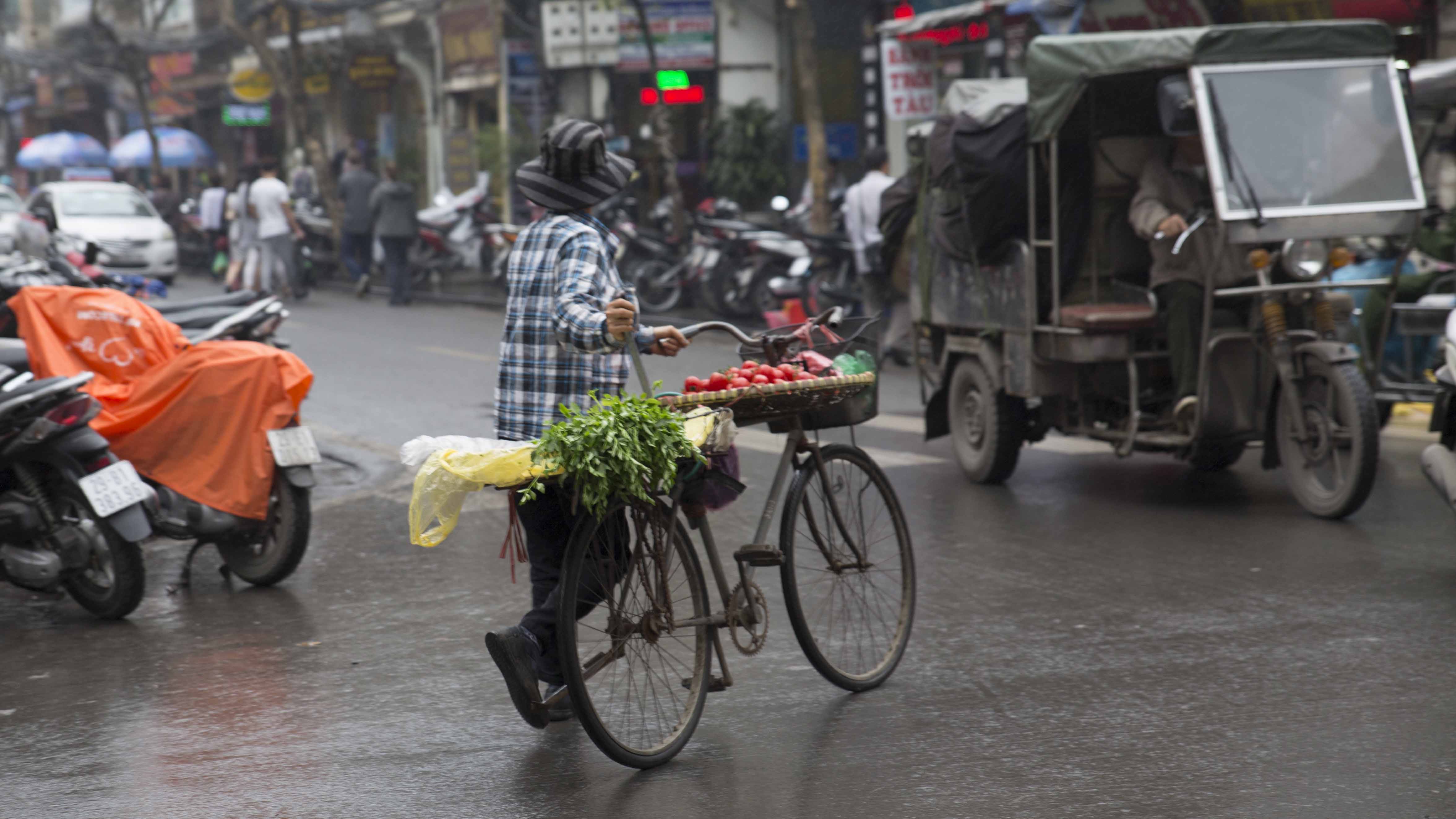 Street scene Hanoi photography holiday